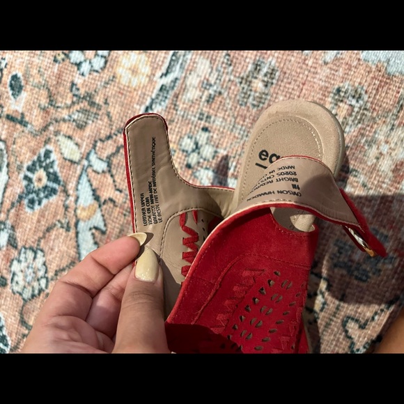 Earth Carson Hamden Suede Red Sandal Bootie - Picture 7 of 8